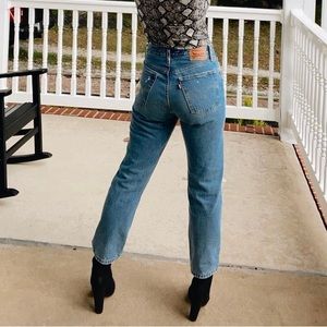 501® ORIGINAL CROPPED WOMEN'S JEANS Fitted Through The Hip And Thigh W27 L26